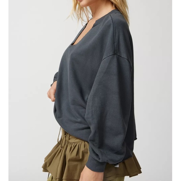 NEW UO raw hem sweatshirt - Picture 6 of 8